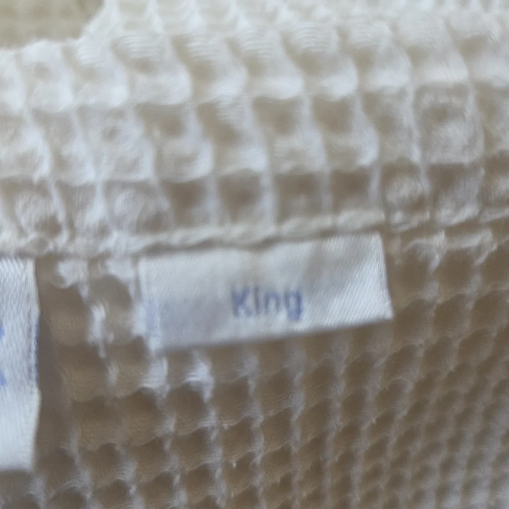 Vintage/Discontinued Matouk King Coverlet 86×89 Actual Off White Waffle Weave